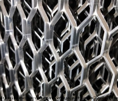 Алюминиевая декоративная сетка 6х30х6.25 мм